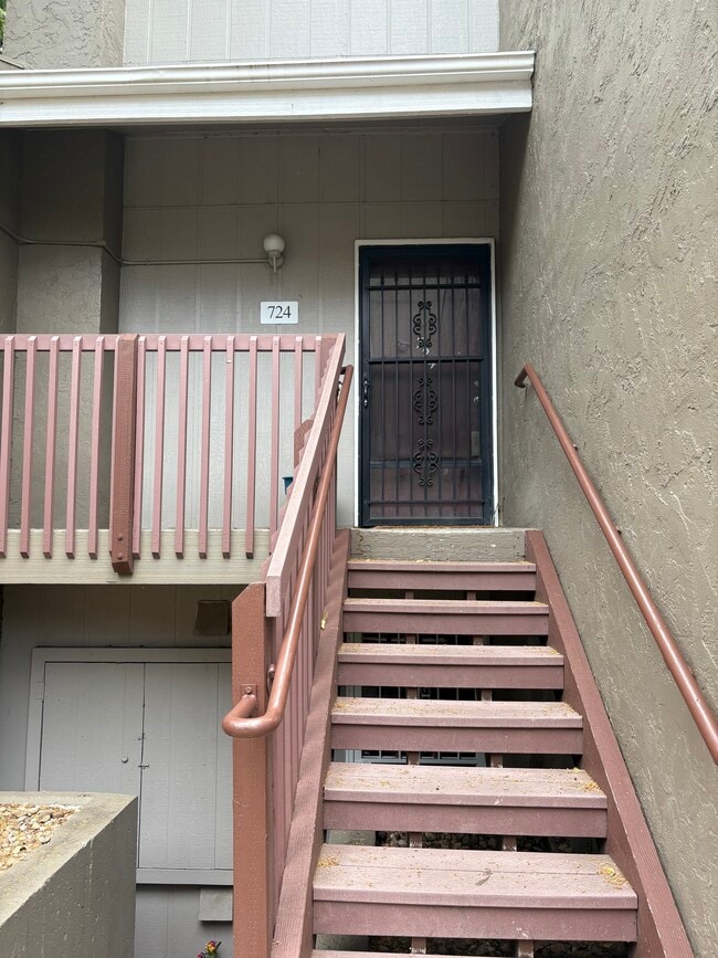 Building Photo - 5300 E Cherry Creek South Dr