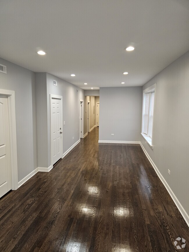 Building Photo - 7627 S King Dr