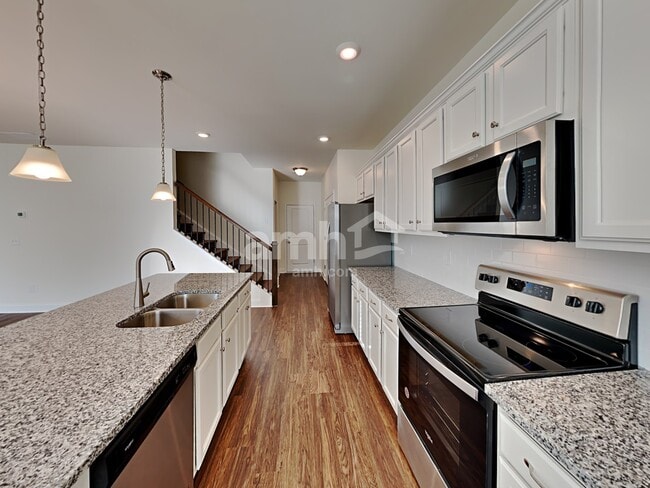 Building Photo - 221 Rivulet Dr