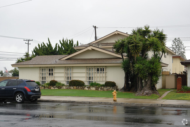 Foto del edificio - 12502 Camus Ln