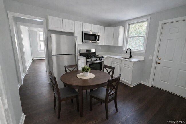 Foto del edificio - 6466-66 Hawley Ave