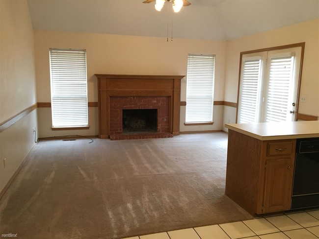 Building Photo - 2712 Woodhollow Trl