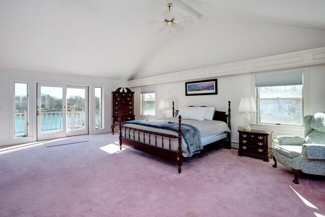 Foto del edificio - 174 Acapesket Rd