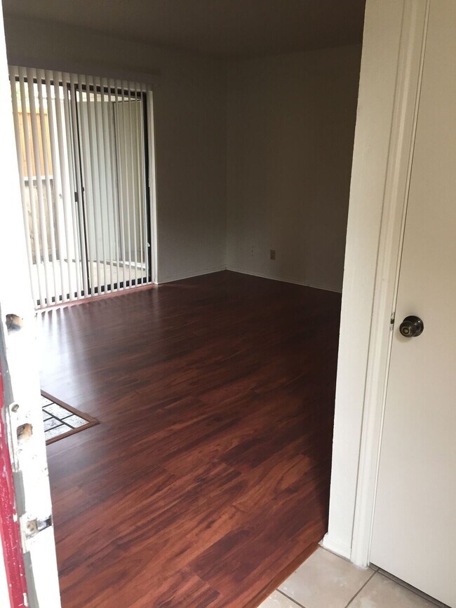 Foto del edificio - 4748 Old Bent Tree Ln