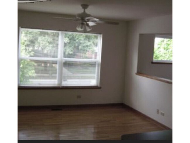 Foto del edificio - 436 W Jefferson Ave