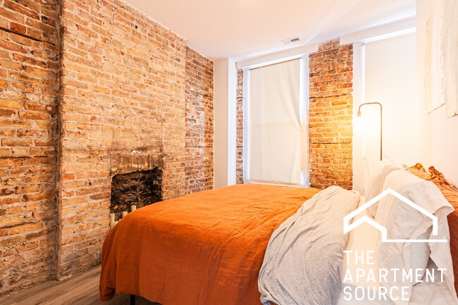 Foto del edificio - 2741 W Division St