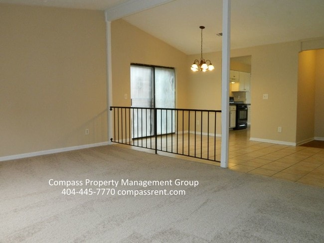 Building Photo - Great Curb Appeal Great Location Lovely home