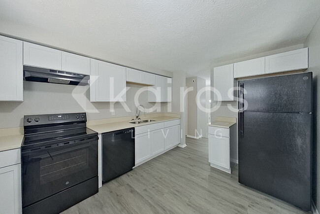 Building Photo - 10301 Starhaven Cir