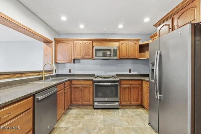 Foto del edificio - 4 Berncliff Ave