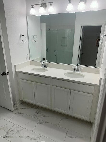 Building Photo - 8247 Bayliss Ct