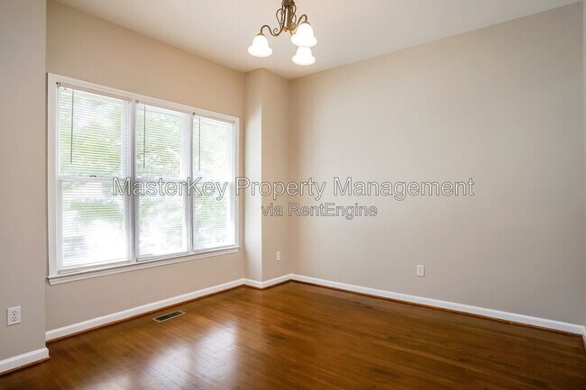 Foto del edificio - 1600 Nesfield Pl