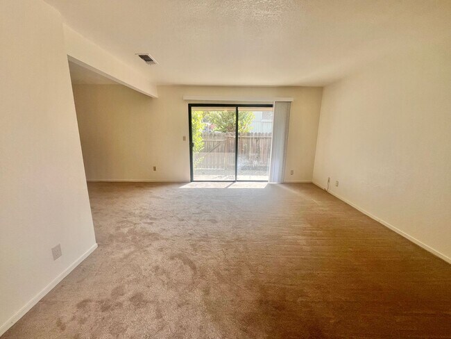 Foto del edificio - $500 Move-In Bonus! Spacious 3BR/2BA Home ...