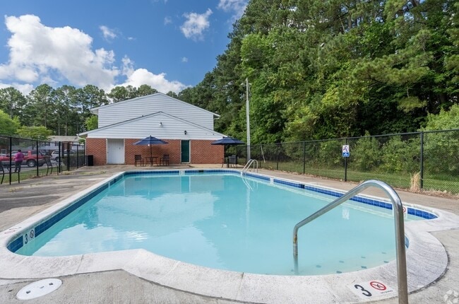 Piscina - Forest Pine Apartments