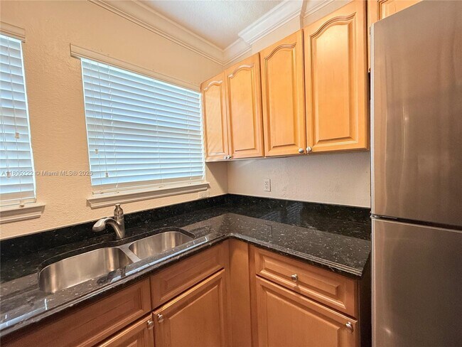 Foto del edificio - 865 W 39th St