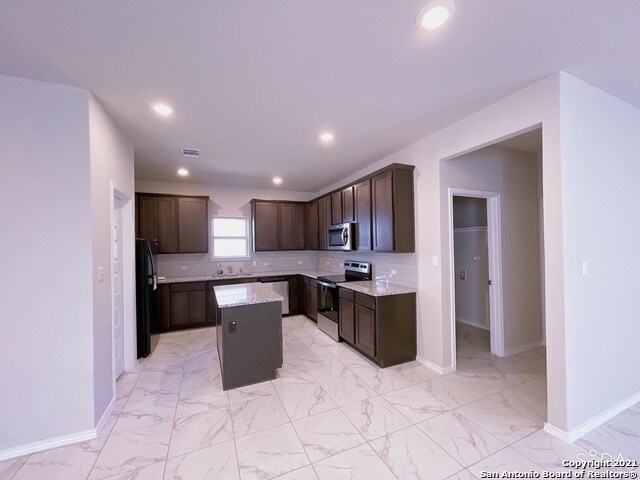 Building Photo - 7722 Abbey Pl
