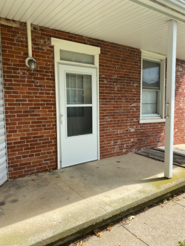 Primary Photo - 222 E High St