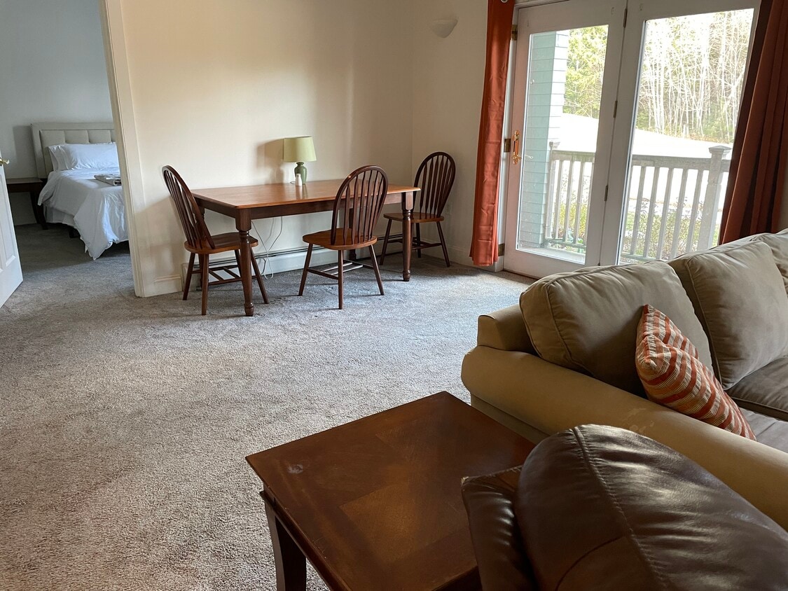 Primary Photo - 61 Springbrook Dr