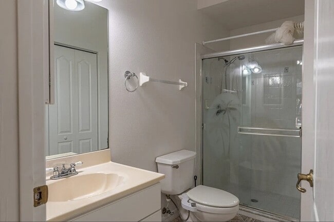 Building Photo - 4717 Four Lakes Dr