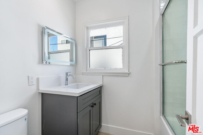 Building Photo - 9216 Alden Dr