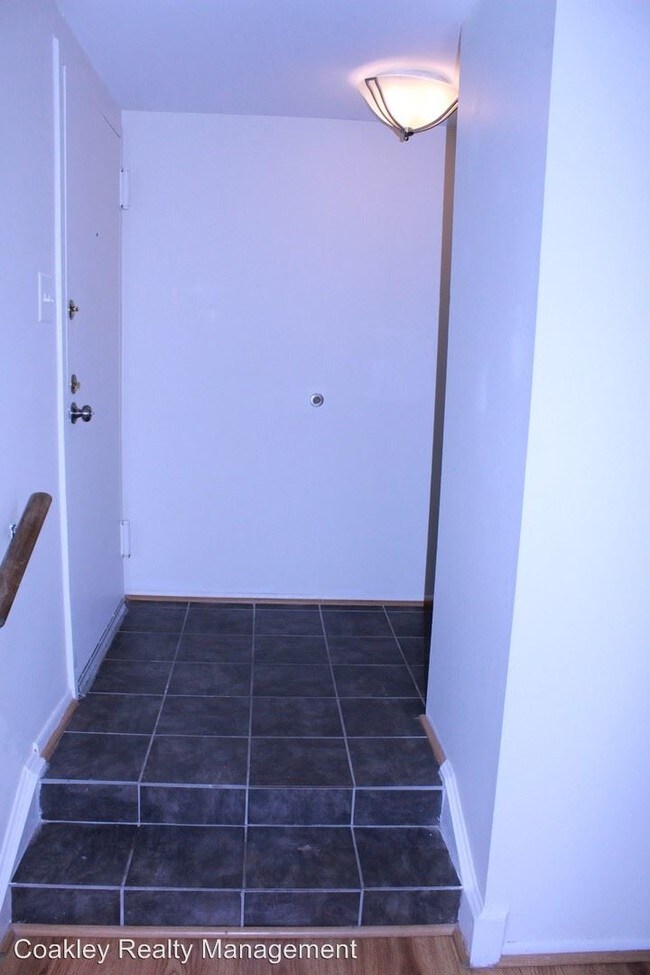 Foto del edificio - 11234 Cherry Hill Rd