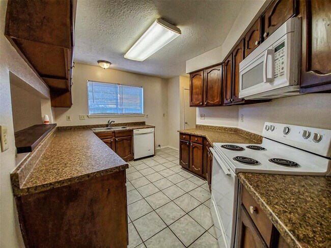 Building Photo - 9806 Thrush Ln