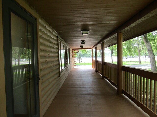 Building Photo - 400 S Main St