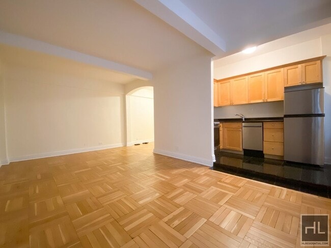 Building Photo - EAST 56 STREET