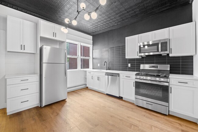 Foto del edificio - 342 Bramhall Ave