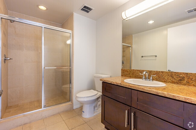 2BR, 2BA - 988SF - BATHROOM - Chester Williams Building