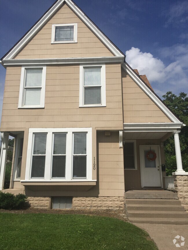 Apartments for Rent Near Augustana College Rock Island, IL Student