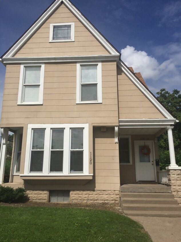 1120 LeClaire St, Davenport, IA 52803 Townhome Rentals in Davenport