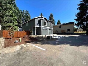 Building Photo - 2506 NE 53rd St