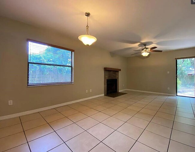 Foto del edificio - 3250 Howell Branch Rd