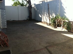 Building Photo - 1723 Cherokee Dr