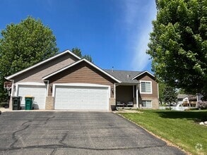 Building Photo - 21175 Hyacinth Ave