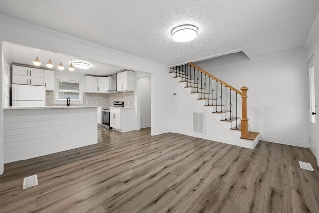 Building Photo - 1055 Antioch Pike