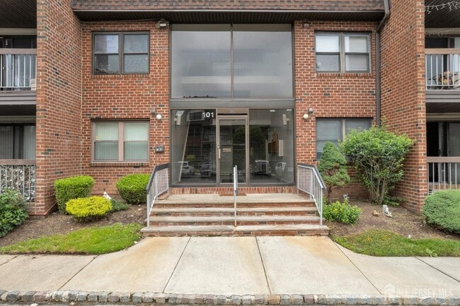Building Photo - 101 Beverly Hl Ter