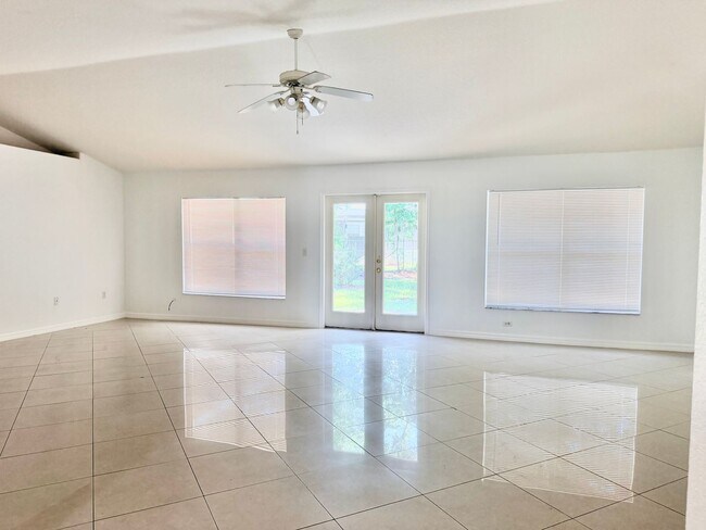 Building Photo - 4 bedroom home for rent in Lakeland