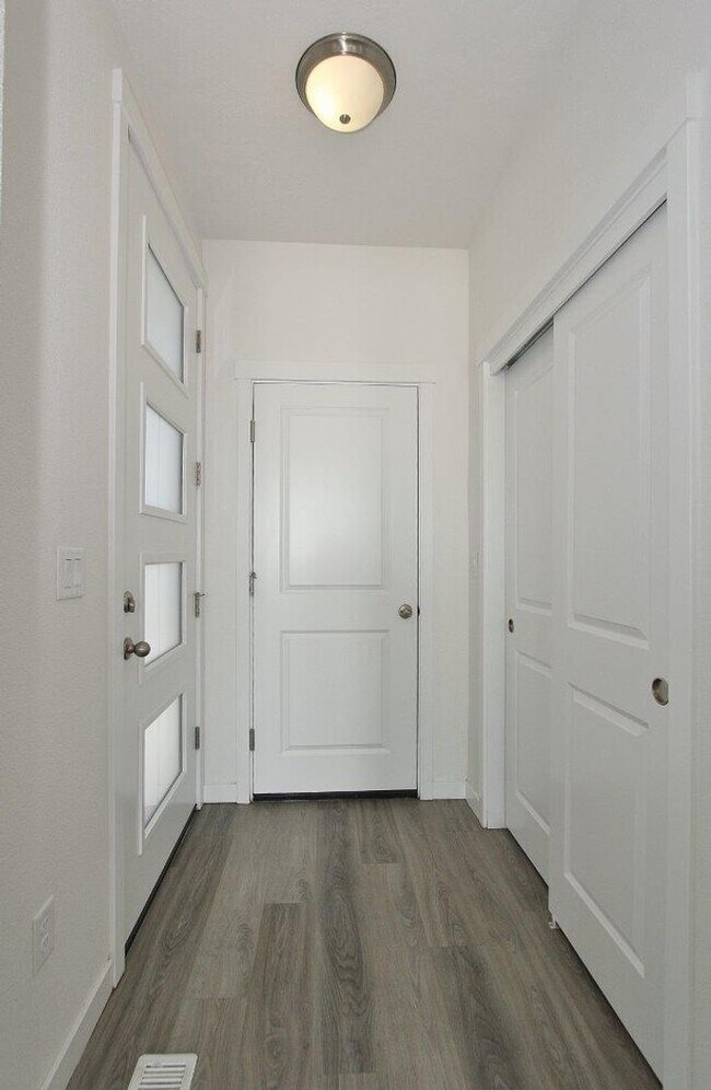 Foto del edificio - Modern townhouse in a Cozy Community. 50% ...