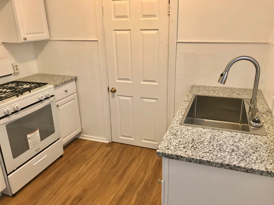 918 Watson St SW Unit 2, Grand Rapids, MI 49504 Apartments in Grand