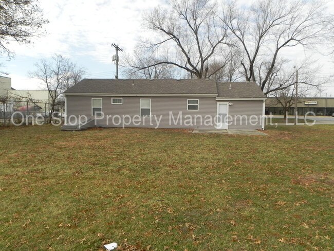 Building Photo - 13513 Oak St