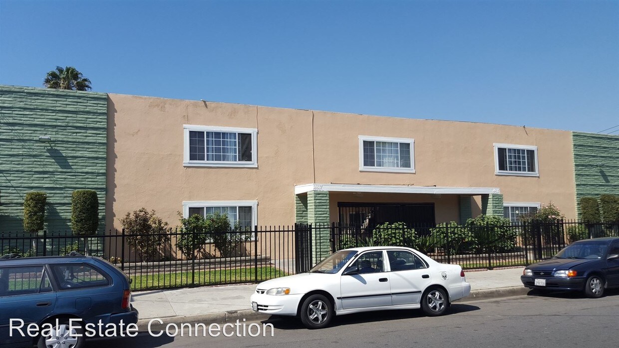 Building Photo - 14815 Chadron Ave
