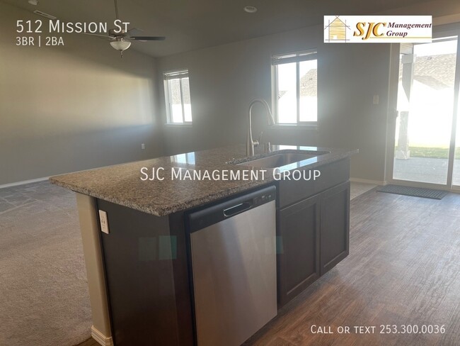 Foto del edificio - Three bedroom 2 bath home for rent in Moxee