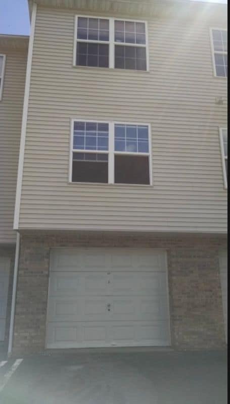 Building Photo - 37 Parkside Ct