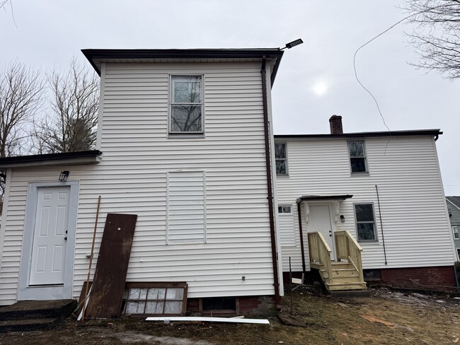 Foto del edificio - 47 Maple Ave