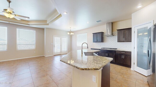 Foto del edificio - 13397 Plumpton Rd