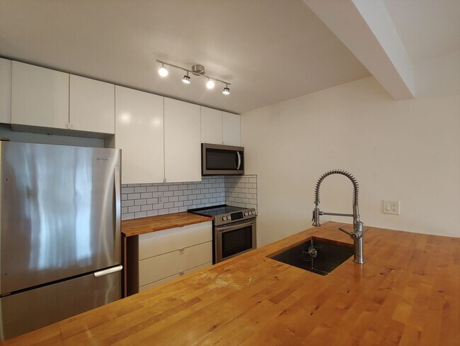 Building Photo - 1740 NE 86th St