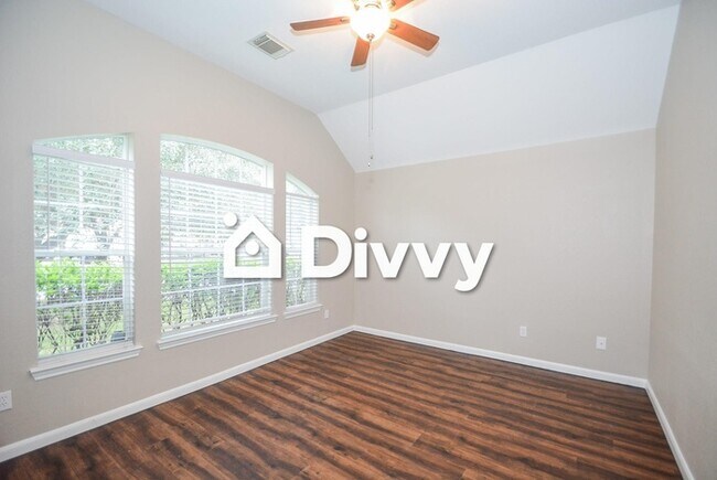 Foto del edificio - 207 Autumn Creek Ln