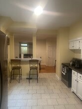 Building Photo - 546 N 56th St