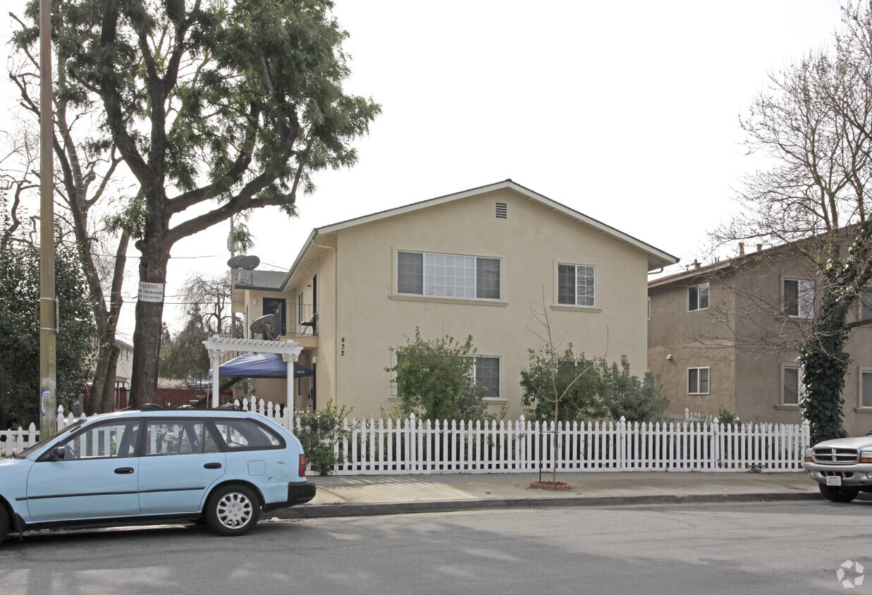 Primary Photo - 432 War Admiral Ave